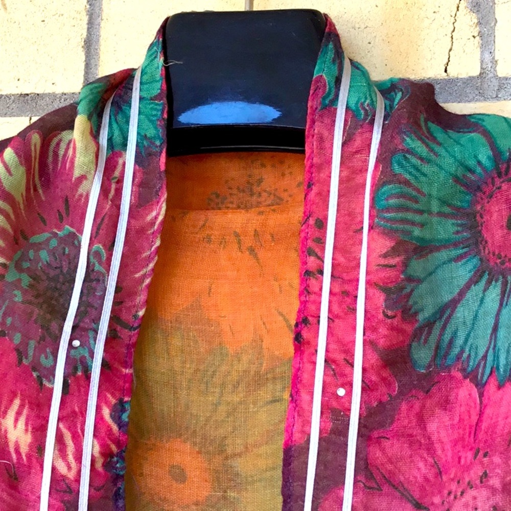 MANYUS Doubleweave Cotton Shawl with Charming Fringe. - Picture 3 of 10